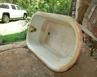 4' Porcelain Tub w/ Cast Iron Feet