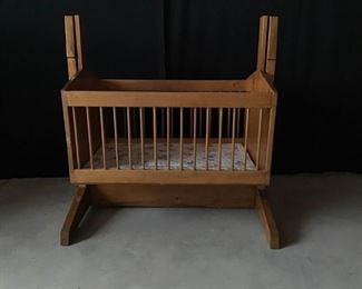 Babys Vintage Bed