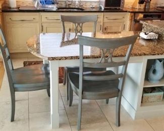 Breakfast nook area of dining island