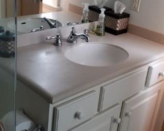 Bath vanity