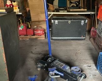 KOBALT Floor jack and matching Jackstands..