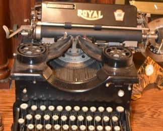 Antique Royal Typewriter