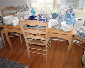 Country French pine wood dining table w/ 6 chairs w/ rush seat