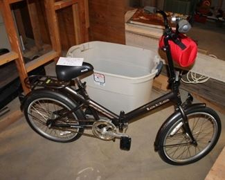 Latte folding commuter bike