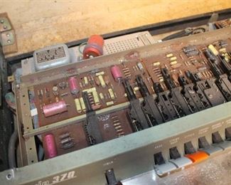 Vintage Farfisa vip 370 keyboard in untested condition, needs to be connected to an amp