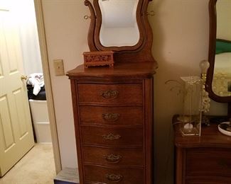 Lingerie Chest with Mirror