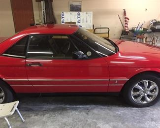 Cadillac Allanté convertible-1989-89,000 miles-hobby car-spend lots to look virile-$2200-available before sale