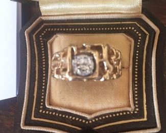 Large heavy gold man's ring-large diamond-tested