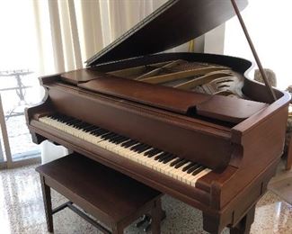 1925 Chickering Piano, good shape all keys play nice sound, could use tuning and some case refinishing.