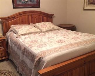 BROYHILL queen bedroom suite...... bed, dresser w/mirror, and side table.  Great Quality!!