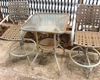 APC015 Outdoor Table & Chairs