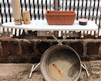 APC022 Vintage Basin, Plant Pots & More