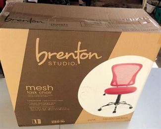 APC035 Brenton Studio Task Chair