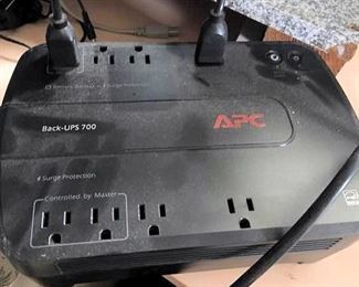 APC074 APC Battery Back Up Surge Protector