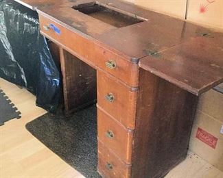 APC104 Vintage Sewing Machine Table