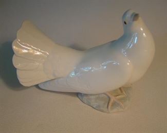 Lladro dove