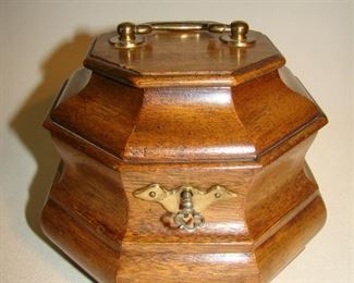 Tea caddy