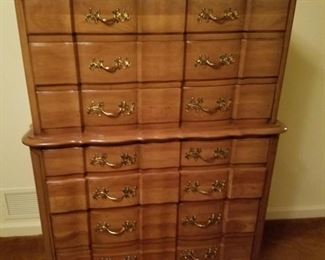 Seven drawer chest