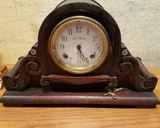New Haven mantle clock
