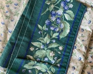 Laura Ashley bedding (queen)