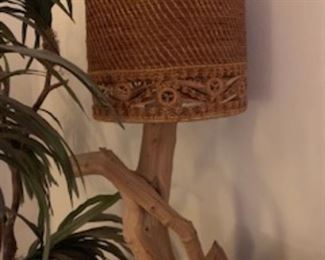 Natural tree lamp