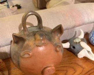 Pig pottery