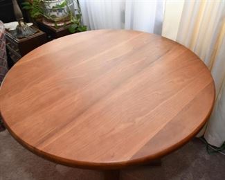Beautiful Round Pedestal Dining Table