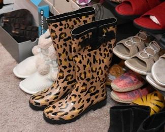 Women's Boots, Shoes & Slippers
