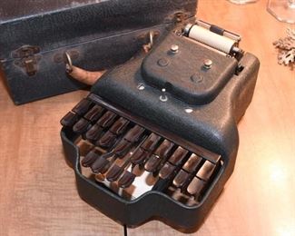 Another Vintage Stenotype Machine (with carry case)