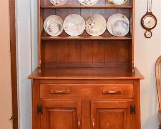 Shaker Style Cupboard / Buffet with Hutch