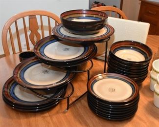 Pfaltzgraff Hand Crafted Everday Galaxy Red Dinnerware / Dishes (Service for 8)