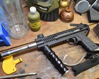 Tippmann Model 98 Paintball Gun