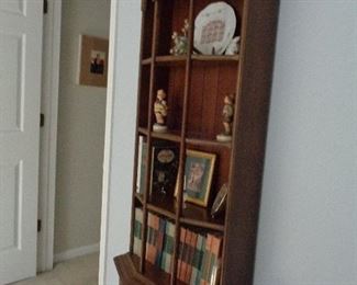 curio/bookcase