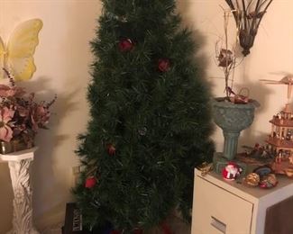 CHRISTMAS TREE