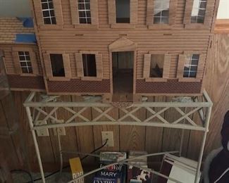 DOLL HOUSE