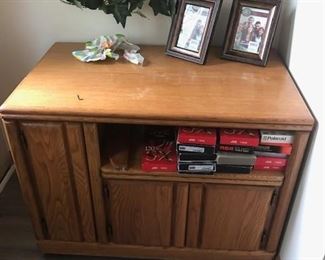 MEDIA STORAGE CABINET