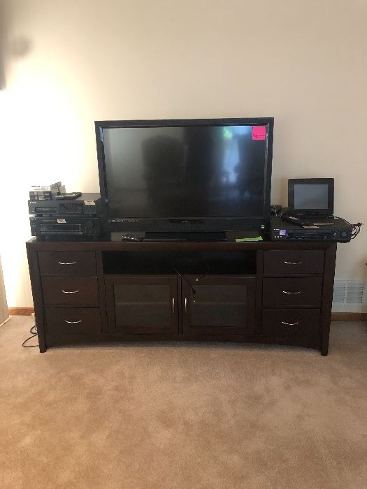 Flat Screen Tv and modern tv stand