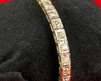 006 Gorgeous Diamond and Gold Tennis Bracelet