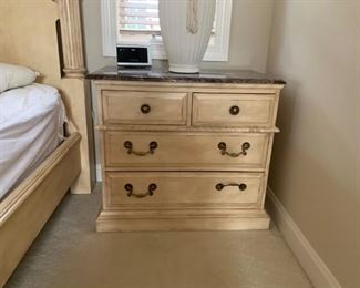 Stunning Hickory White bedroom set - 2 nightstand, dresser with mirror, king size bed