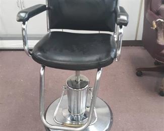 Black Vinyl Salon Chair