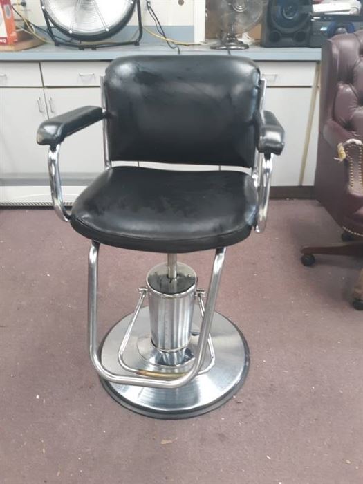 Black Vinyl Salon Chair