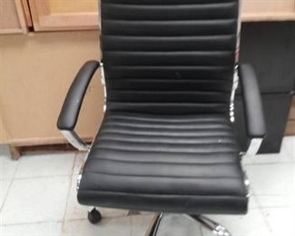 Rolling Office Chair with Arms