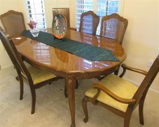 Traditional-Style Dining Room Table/5-Chairs with       3-12" Leaves & Pads, 42" X 60"