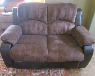 Love Seat, Both Seats Recline