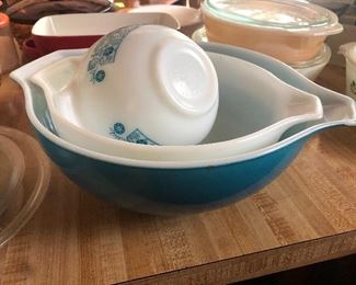 Pyrex turquoise 