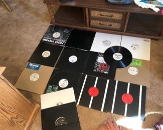 Lot of vintage hip hop promo album 33 records! Homeowners son worked as a dj during college in the 90s. Selling these as one lot! 
