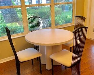Round Pedestal Formica Dinette w/4 Metal Chairs -$95 - (41-1/2" Dia. 29H)