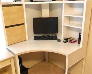 Corner Desk with Hutch - (40x40 from corner 59-1/2H)