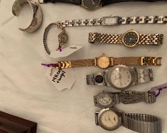 Ladies Watch w/14K Case and Bezel