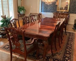 Henredon Dining Room Table with (10) Maitland-Smith Chippendale Style Chairs - STUNNING!!! Like new condition